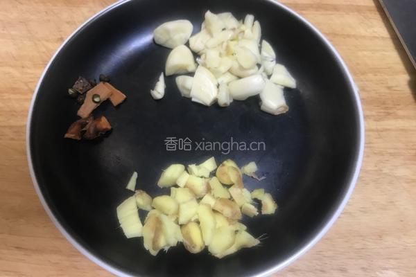 西红柿土豆炖牛腩的做法图解1