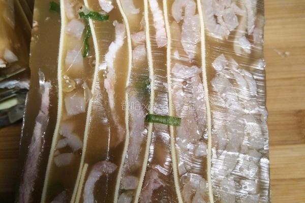 水晶猪皮冻肘子的做法图解12