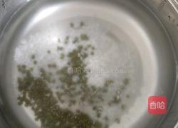 大米绿豆粥的做法图解4