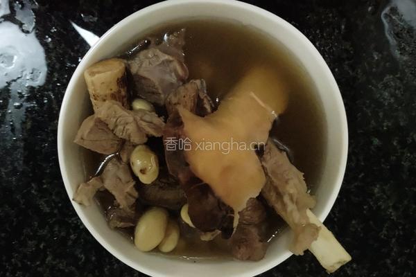 五指毛桃土茯苓猪腱汤的做法图解4