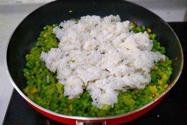 五彩炒饭的做法图解13