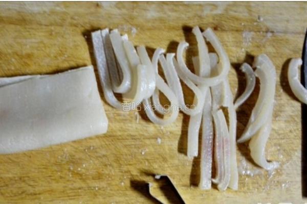 凉拌水晶肉皮冻的做法图解3