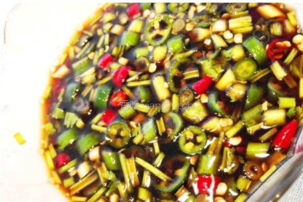 凉拌水晶肉皮冻的做法图解10