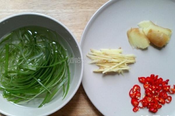 清蒸鲈鱼的做法图解2