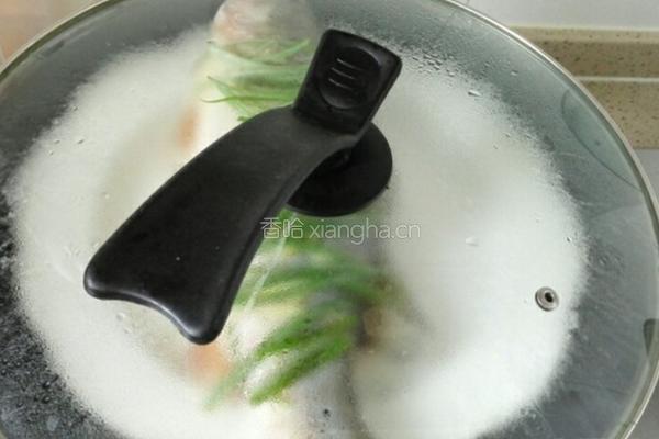 清蒸鲈鱼的做法图解5