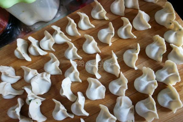 猪肉韭菜馅饺子的做法图解4