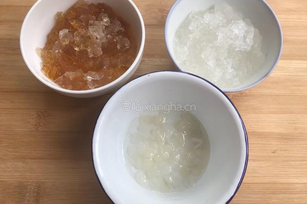 夏日的桃胶雪燕皂角米银耳羹的做法图解6