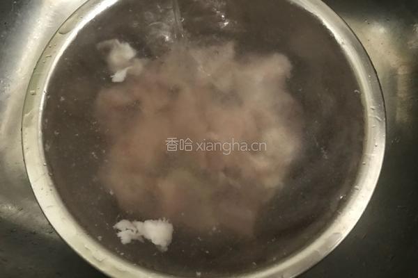 广式早茶必点的一盅,蒸蒜香排骨的做法图解1