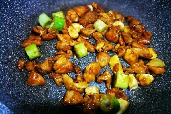 今日晚餐之土豆烧鸡块的做法图解26