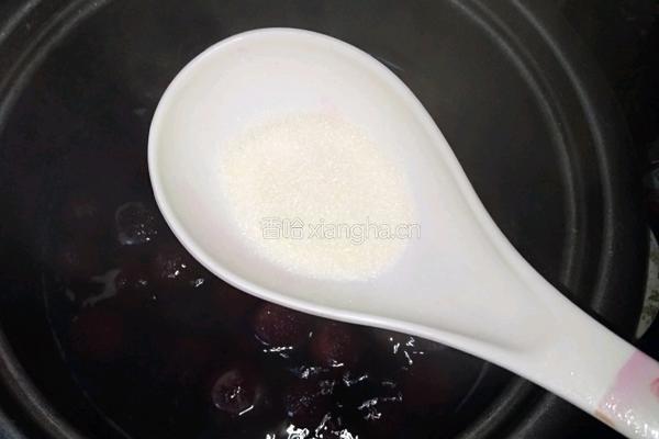 酸酸甜甜杨梅汤的做法图解4