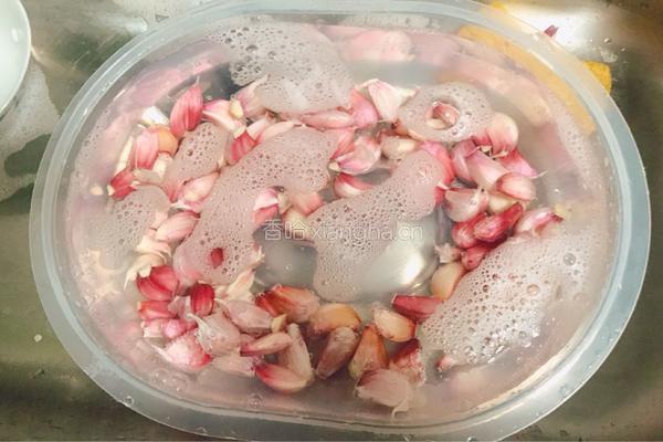 糖醋蒜的做法图解2
