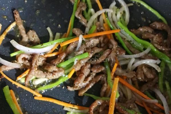 黑胡椒牛柳炒意面的做法图解3