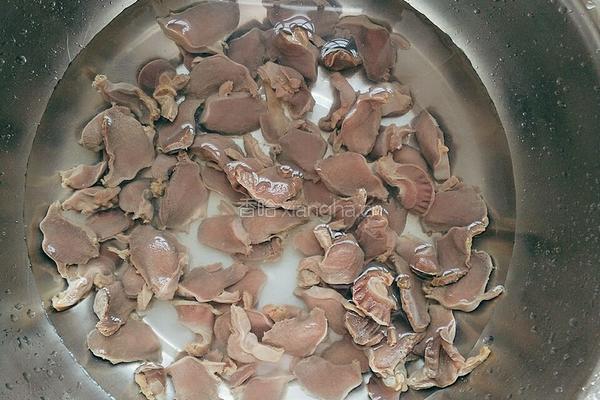 双椒炒鸭胗的做法图解6
