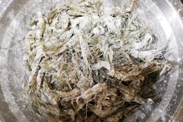 油炸小河虾的做法图解3