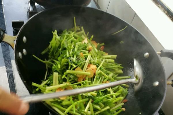家常芹菜炒肉的做法图解2