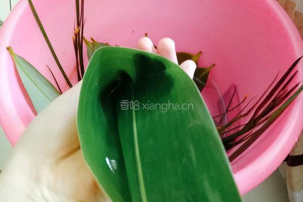 五花肉花生粽的做法图解7