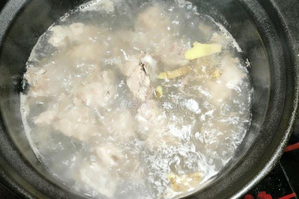 龙骨苦瓜黄豆汤的做法图解2