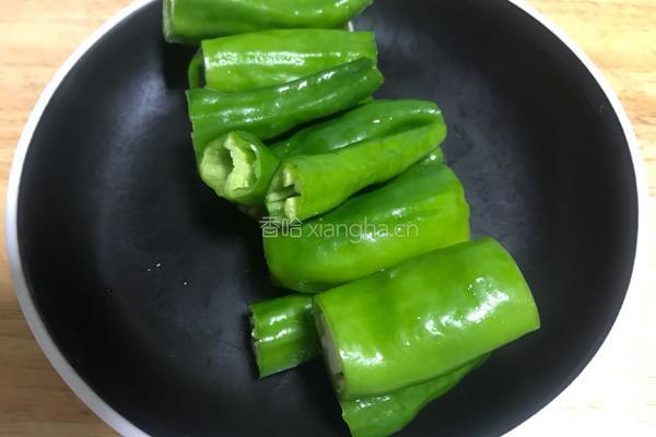 口味虎皮青椒的做法图解2