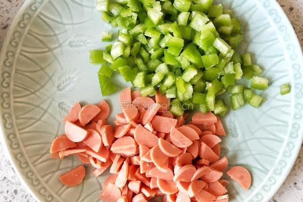 火腿鸡蛋饼的做法图解3
