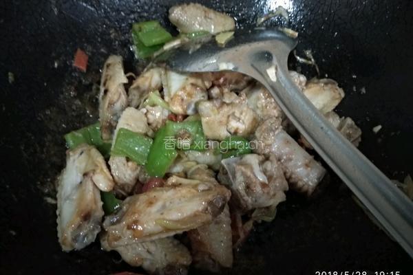土豆胡萝卜炖鸡肉排骨的做法图解12
