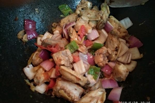 土豆胡萝卜炖鸡肉排骨的做法图解14