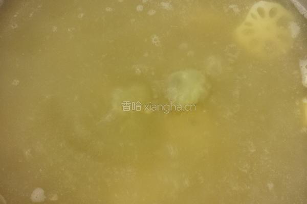 莲藕绿豆排骨汤的做法图解6