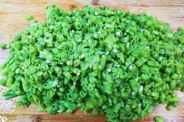豇豆猪肉水饺的做法图解5