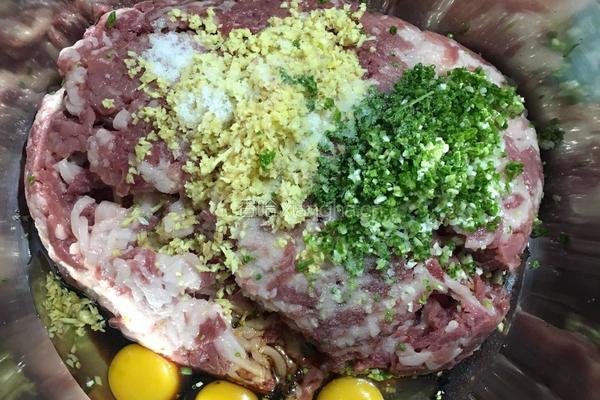 廋肉圆子的做法图解1