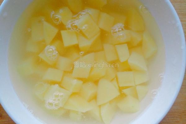 辣子土豆鸡块的做法图解2
