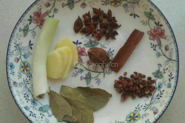 炝拌芹菜花生米的做法图解3