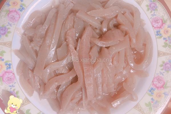 炒魔芋豆腐的做法图解2