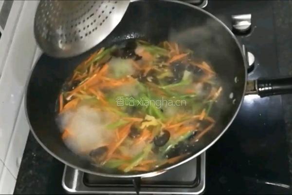 香拌芹菜的做法图解3