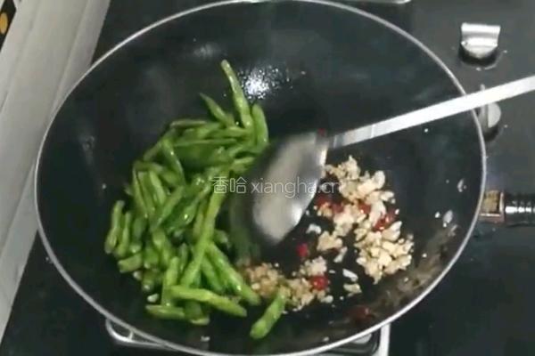 干煸四季豆的做法图解4