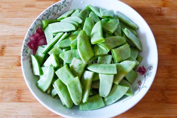 辣炒扁豆的做法图解3