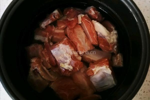 孜然蒜香排骨的做法图解2