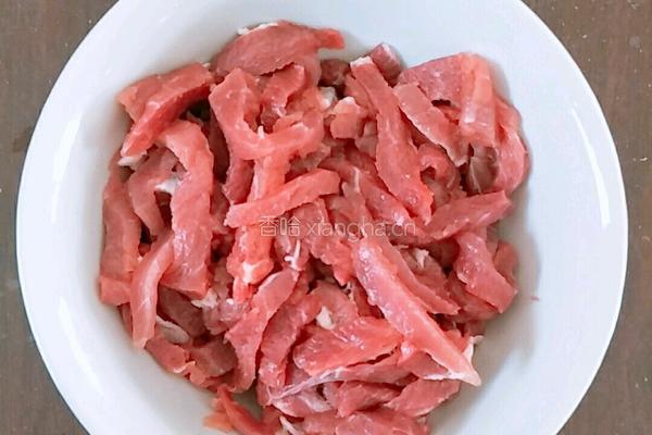 孜然羊肉的做法图解1