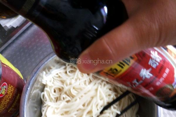 秘制拌面的做法图解2