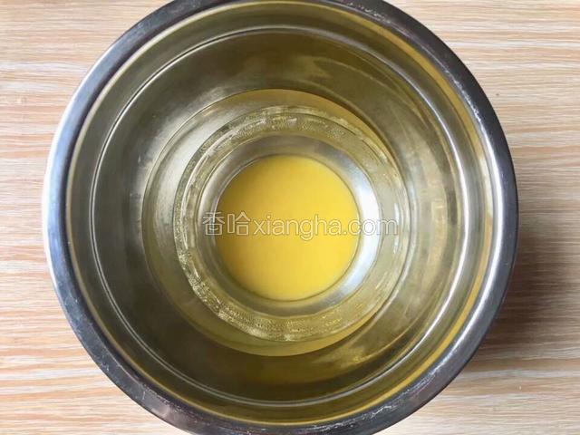 黄油隔热水融化
