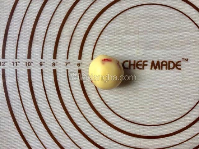 分割成20克左右一个的小剂子
