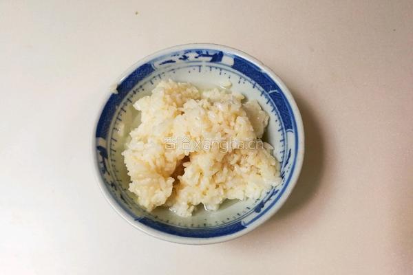 桂香枸杞酒酿蛋花的做法图解1