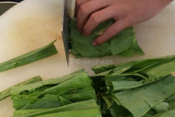 豆豉鲮鱼油麦菜的做法图解1