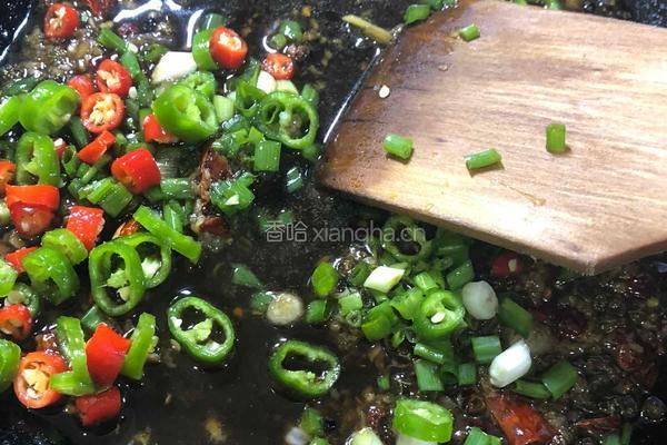 藤椒口水鸡翅的做法图解3