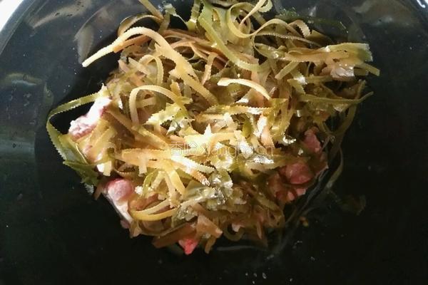 绿豆海带排骨汤的做法图解3