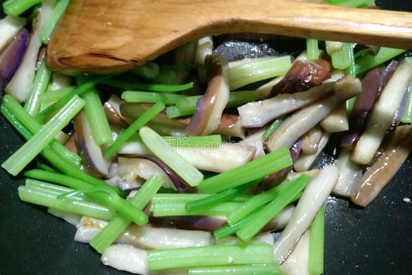 茄子芹菜的做法图解11