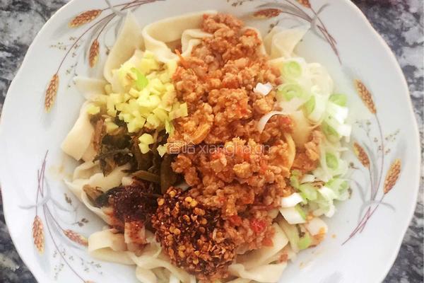 糟辣椒牛肉沫干拌面的做法图解3