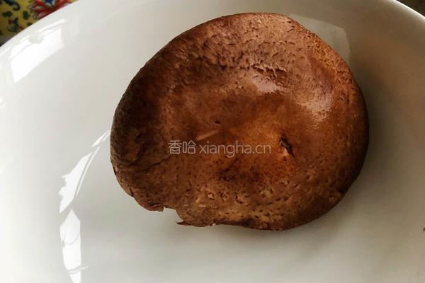 虾滑香菇鸡蛋卷的做法图解3