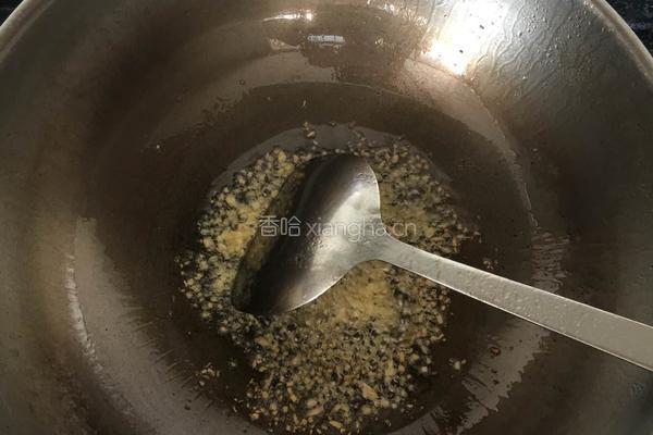 肉丁炒毛豆的做法图解4