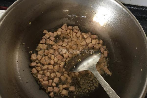 肉丁炒毛豆的做法图解5