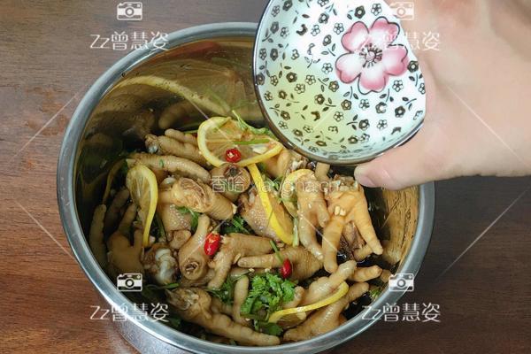 网红柠檬酸辣鸡爪的做法图解9