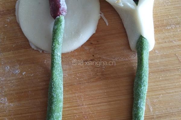 马蹄莲花束的做法图解5
